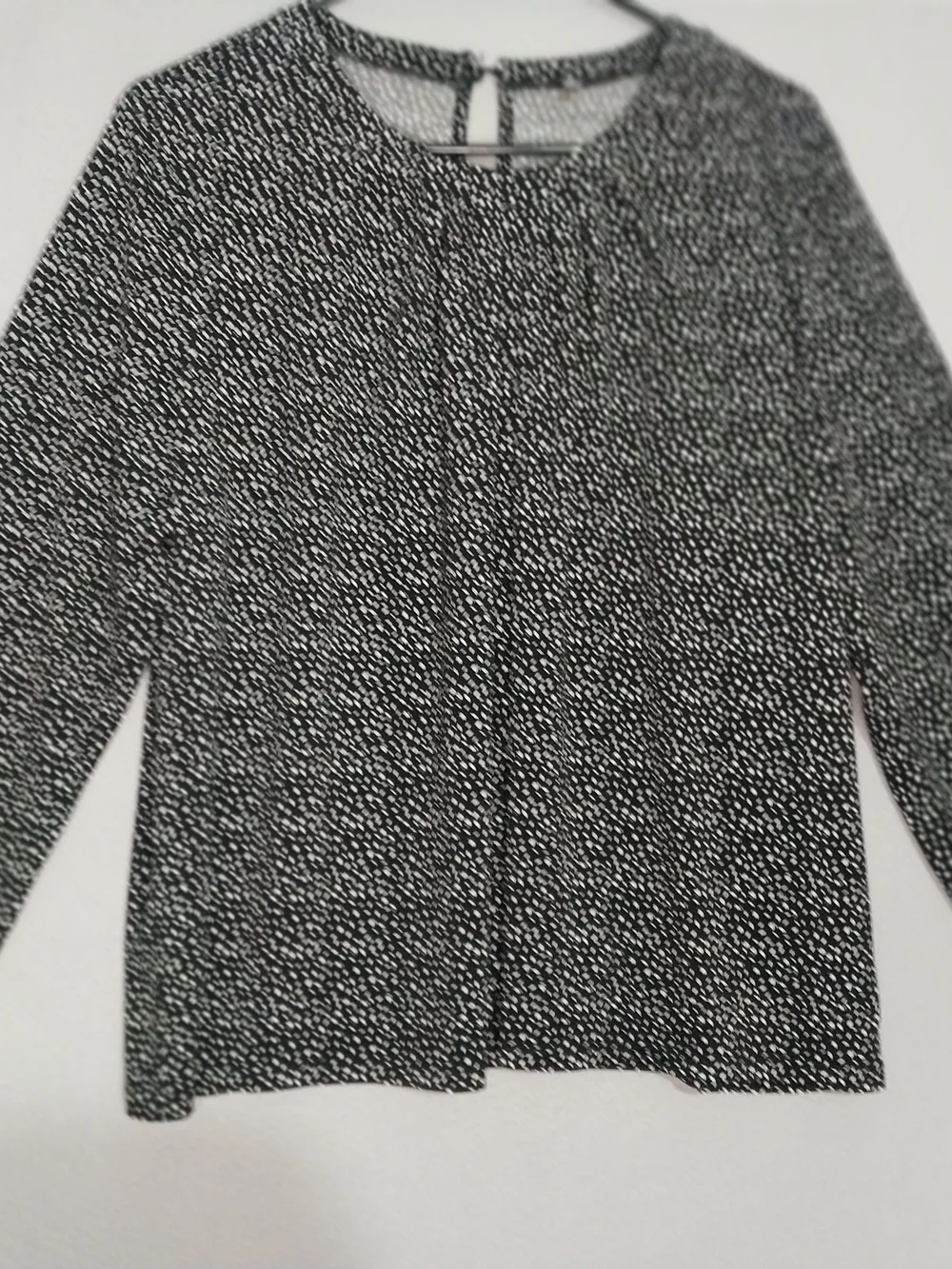 Adrianna Papell Black and White Dot-Print Long Sleeve Top